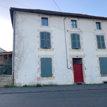 Townhouse 26 Chambres D'Hotes Civray Hotel Buitenkant foto