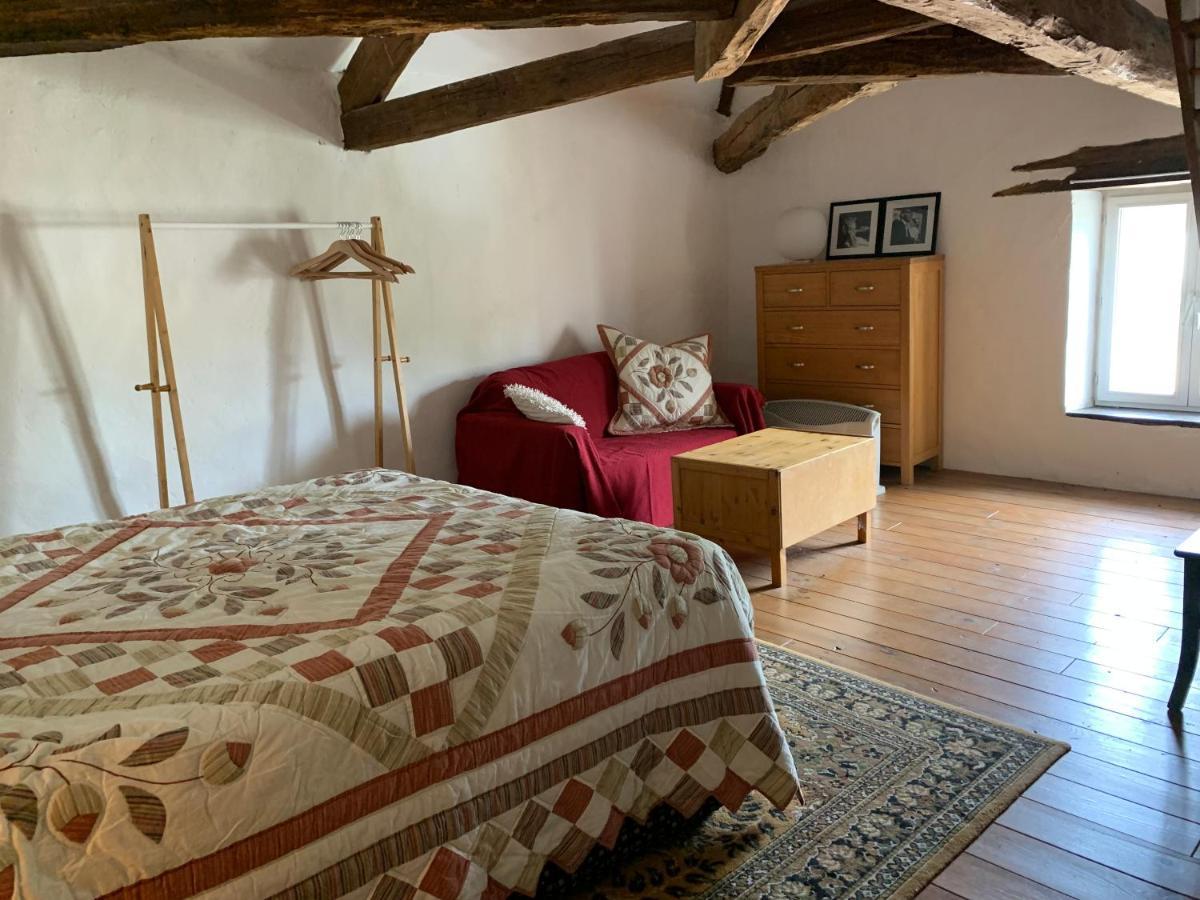 Townhouse 26 Chambres D'Hotes Civray Hotel Buitenkant foto