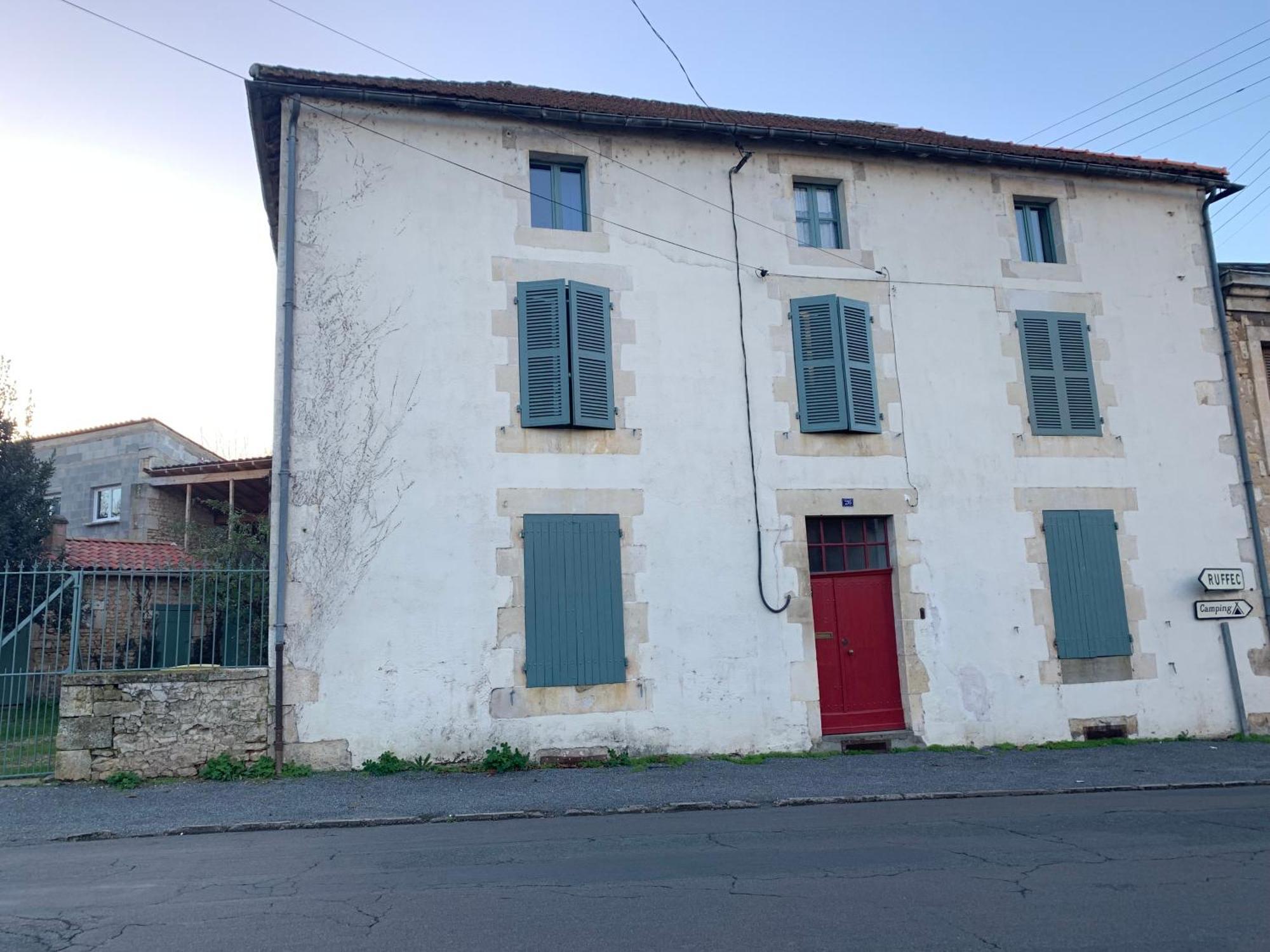 Townhouse 26 Chambres D'Hotes Civray Hotel Buitenkant foto